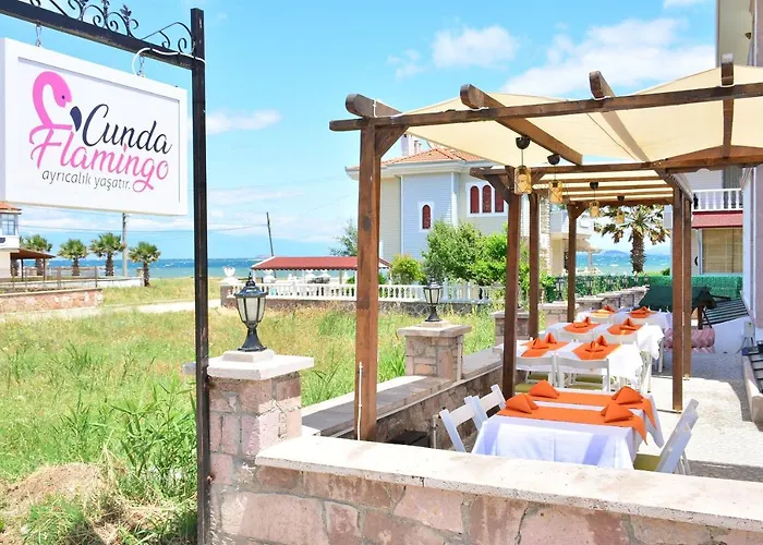 Cunda Flamingo Hotel *